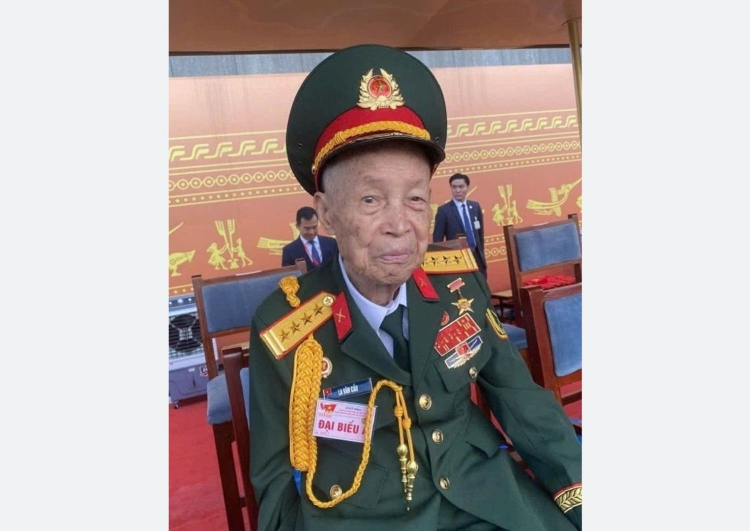 Đại tá, Anh hùng LLVT nhân dân La Văn Cầu từ trần